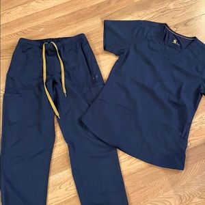 Carhartt Force scrub set
